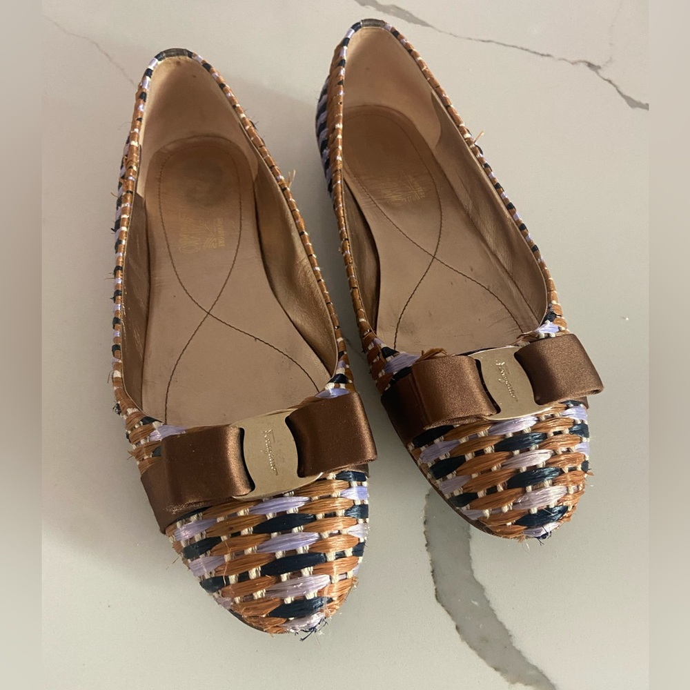 Iconic Vara Bow Salvatore Ferragamo Tan and Lilac Woven Flats